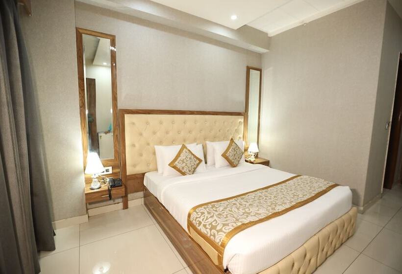 ホテル Starex Opp. Artemis Hospital