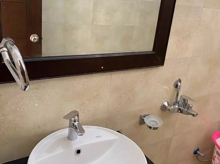 ホテル Suryansh Uttarkashi