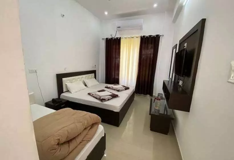 ホテル Suryansh Uttarkashi