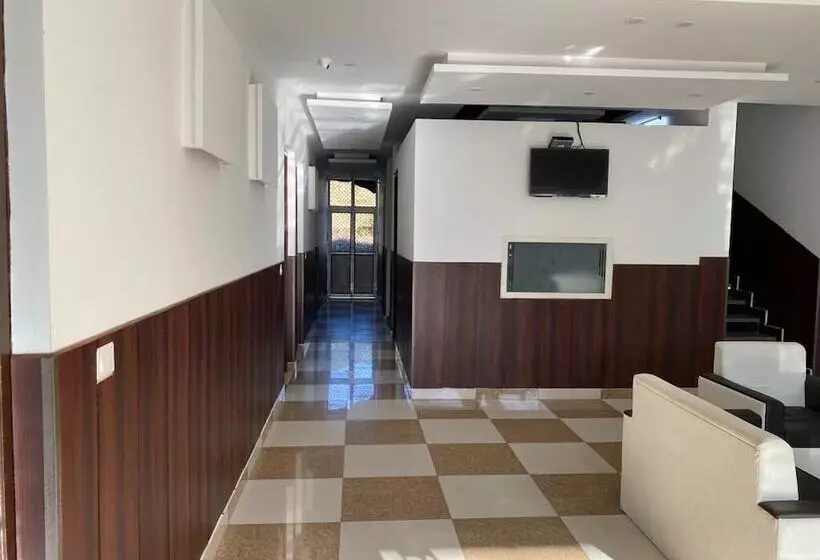 ホテル Suryansh Uttarkashi