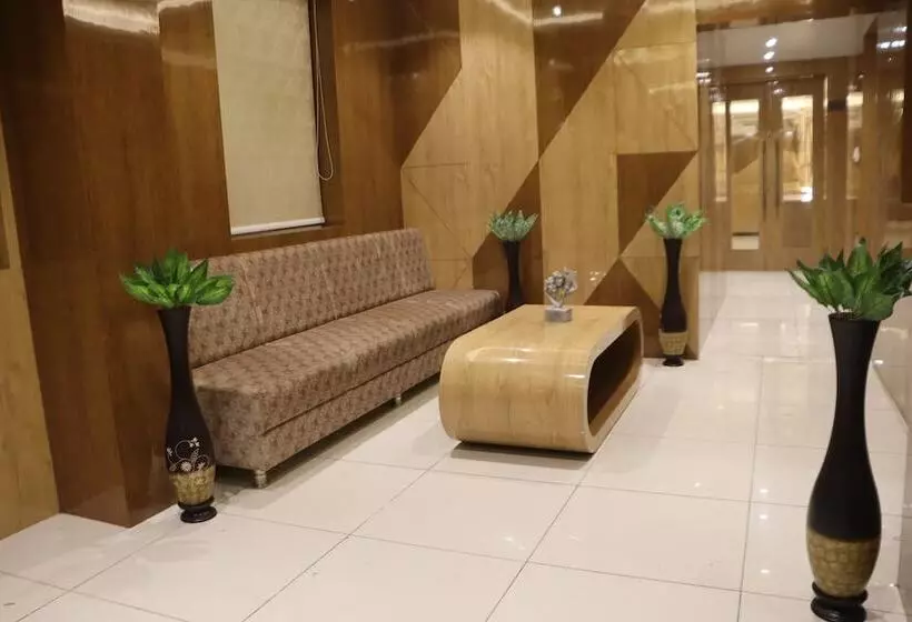هتل Signum Cityscapes The Royal Castle Plaza