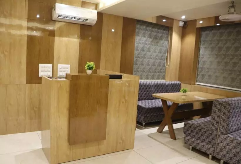 هتل Signum Cityscapes The Royal Castle Plaza