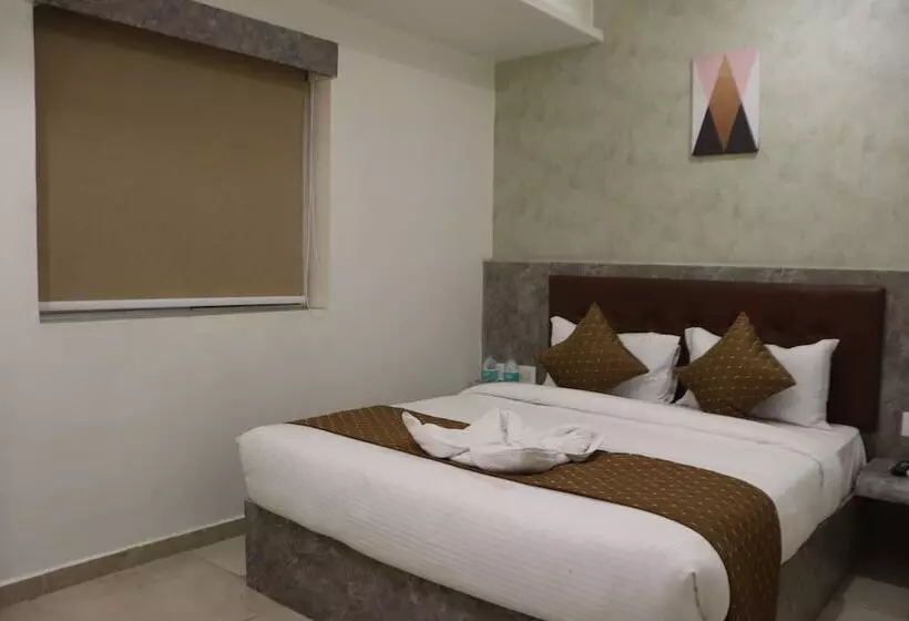 هتل Signum Cityscapes The Royal Castle Plaza