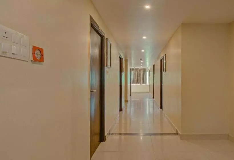 ホテル Treebo Alankar Inn