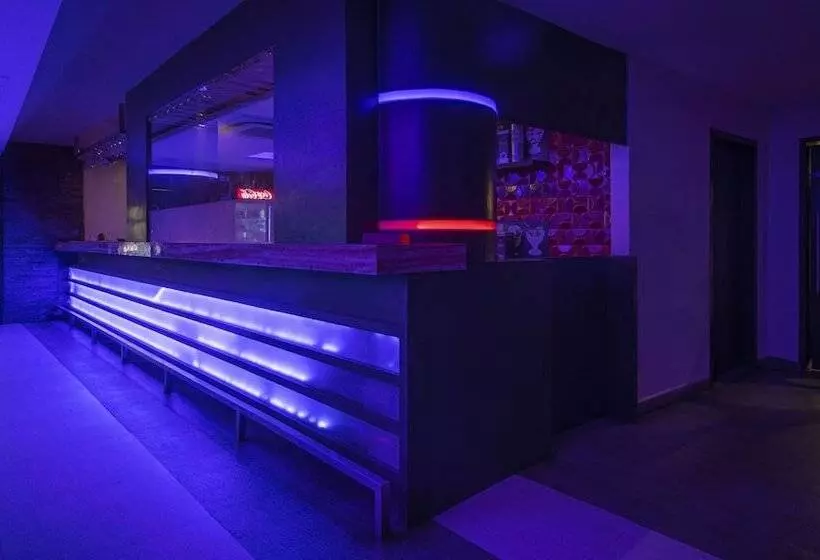 ホテル Treebo Alankar Inn