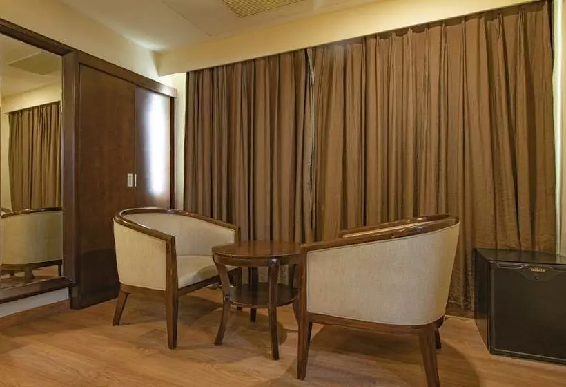 ホテル Treebo Alankar Inn