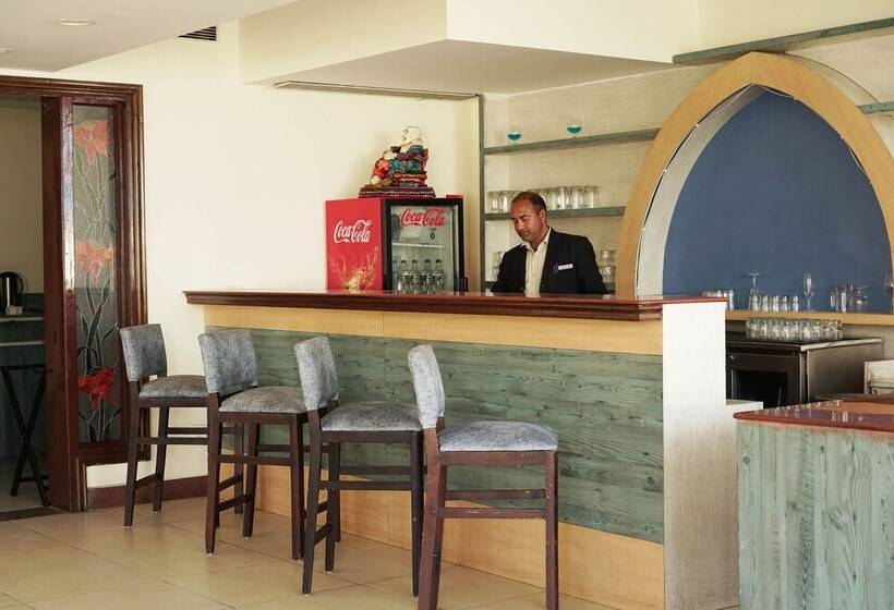 Hotel Treehouse Sunrise Resort & Caravan Park