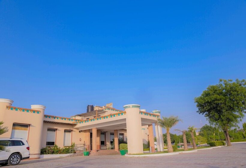 Hotel Treehouse Sunrise Resort & Caravan Park