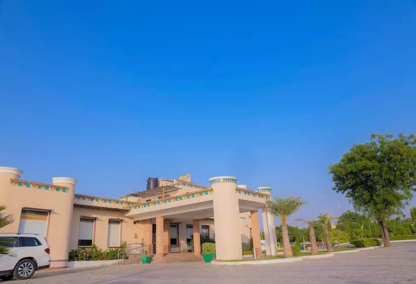 Hotelli Treehouse Sunrise Resort & Caravan Park