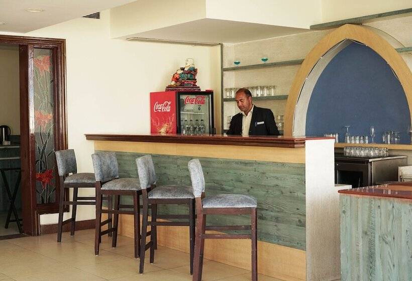 Hotel Treehouse Sunrise Resort & Caravan Park