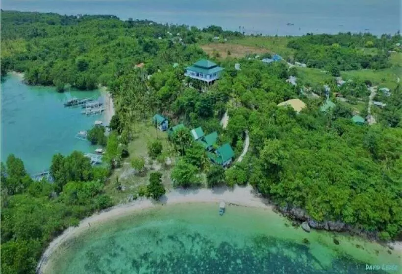 Hotelli Zhang Resort And Dive Center Opc