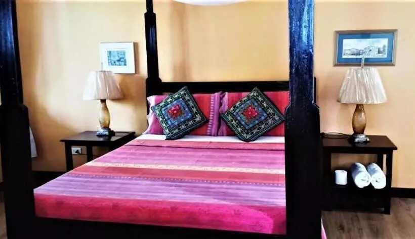 Hotelli Zhang Resort And Dive Center Opc