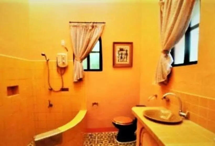 Hotelli Zhang Resort And Dive Center Opc