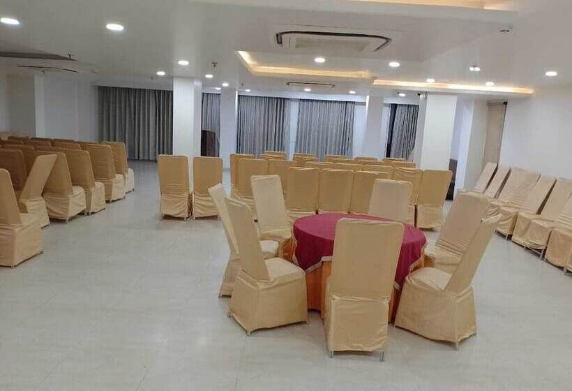 The Palm Hotel & Restaurant