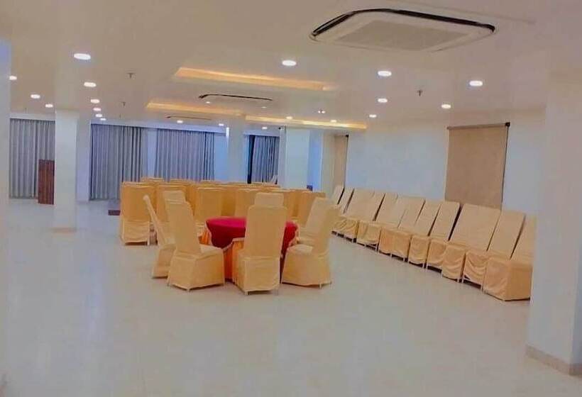 The Palm Hotel & Restaurant