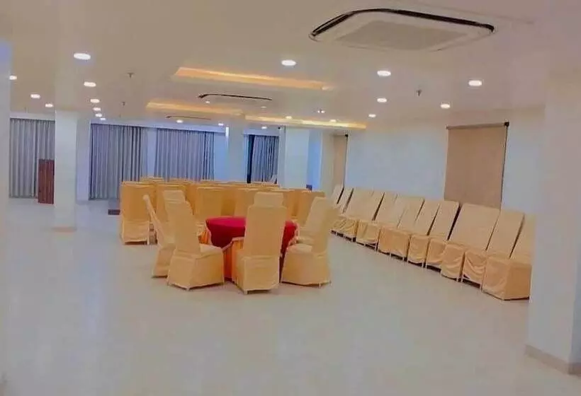 The Palm Hotel & Restaurant