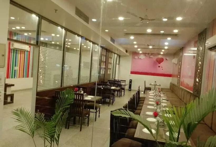 The Palm Hotel & Restaurant