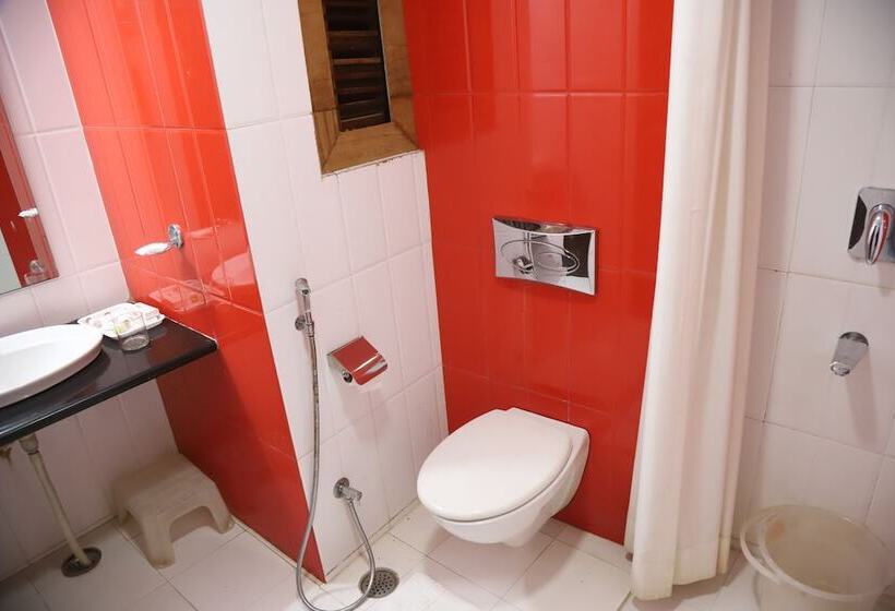 The Palm Hotel & Restaurant