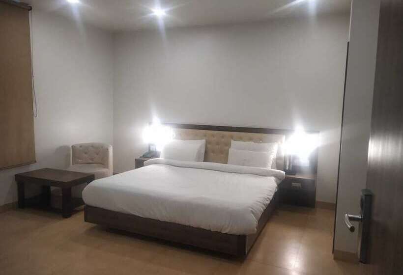 The Palm Hotel & Restaurant