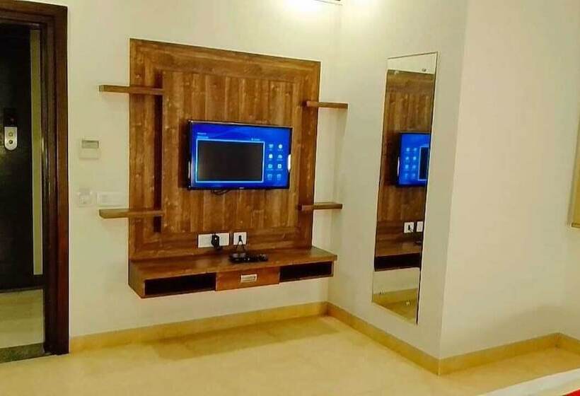 The Palm Hotel & Restaurant