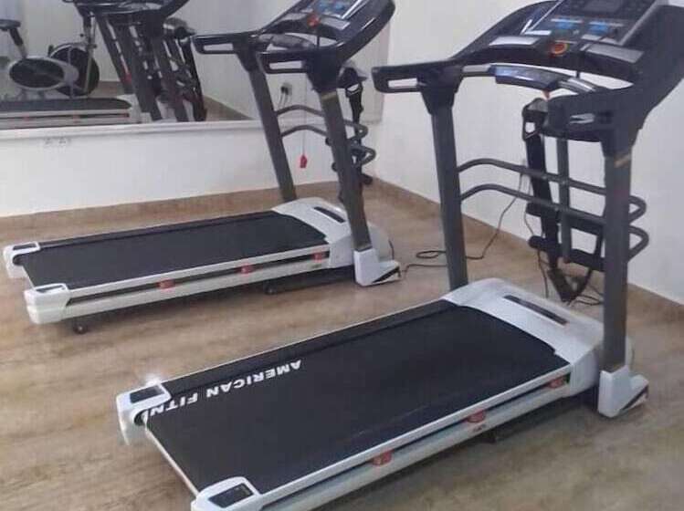 Whitehart Hotel & Apartments Wuye