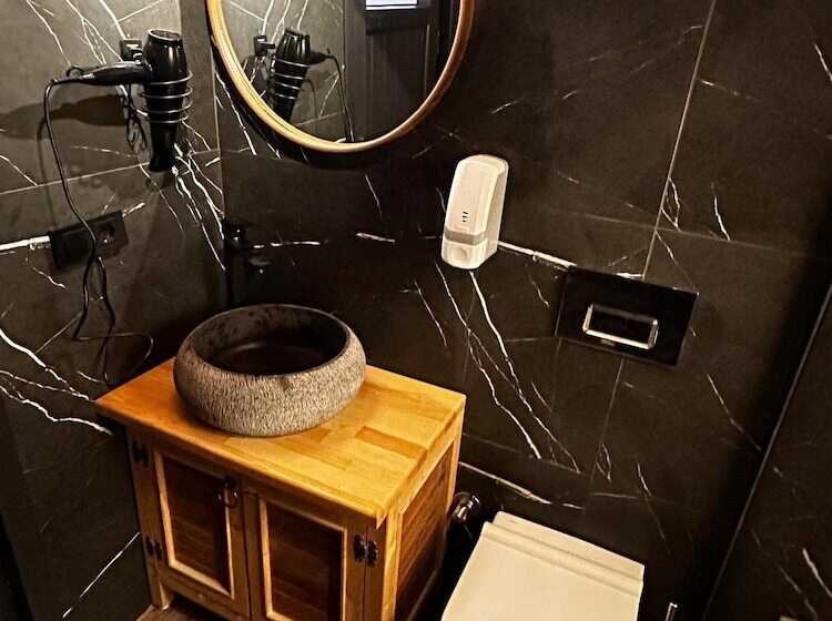 مبيت وإفطار Fifty Three Otel