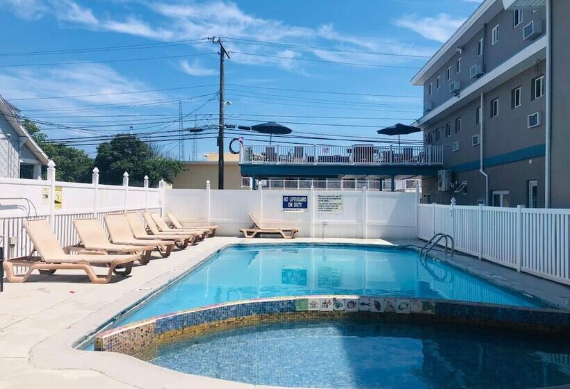 هتل Coastal Sands Inn