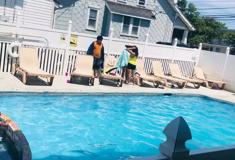 Hotelli Coastal Sands Inn