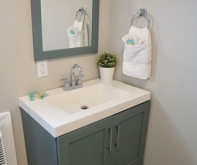 هتل Coastal Sands Inn