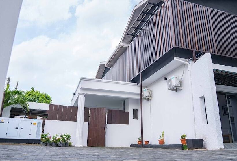 هتل La Fifthinn Villa