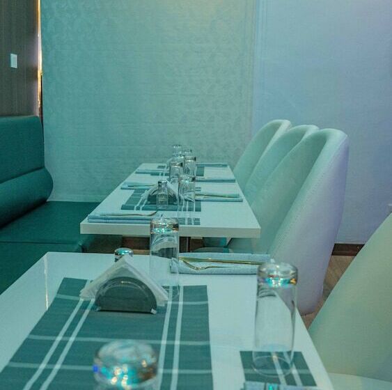 هتل La Fifthinn Villa