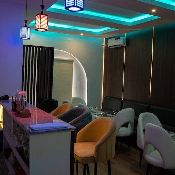 هتل La Fifthinn Villa