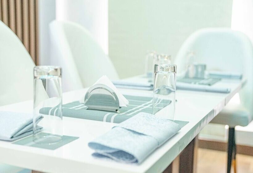 هتل La Fifthinn Villa