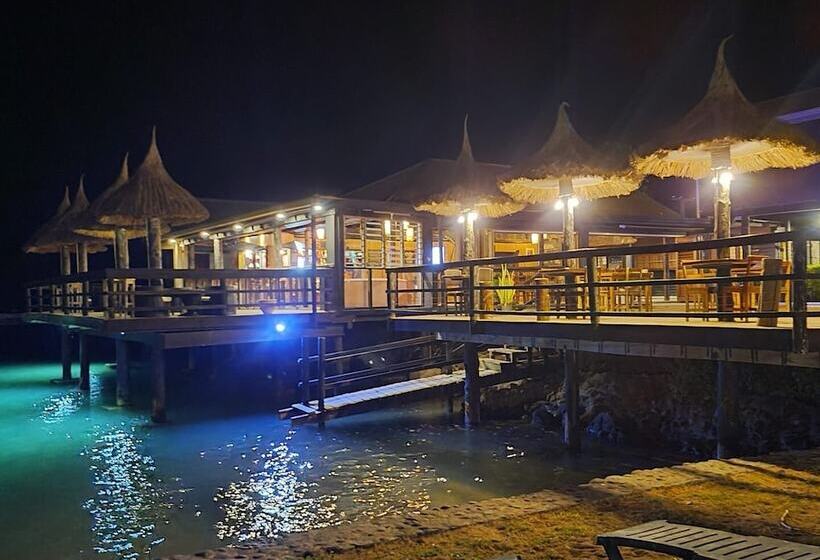 בית מלון כפרי Golden Point Resort