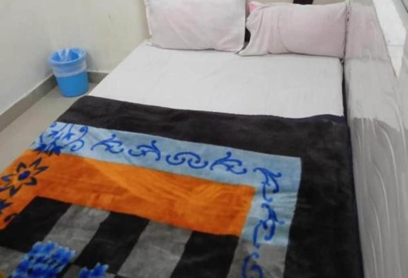 Отель Goroomgo Raahi Palace Kanpur