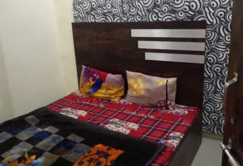 Отель Goroomgo Raahi Palace Kanpur