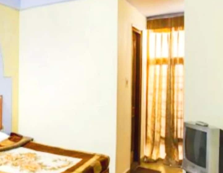 فندق Goroomgo Radha Continental Nainital