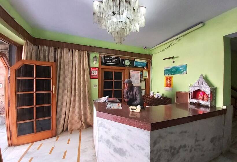 فندق Goroomgo Radha Continental Nainital