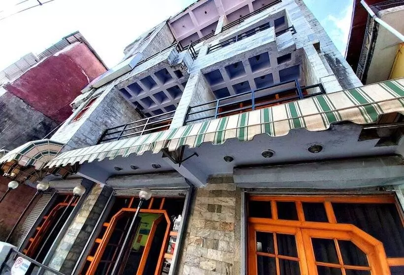 ホテル Goroomgo Radha Continental Nainital