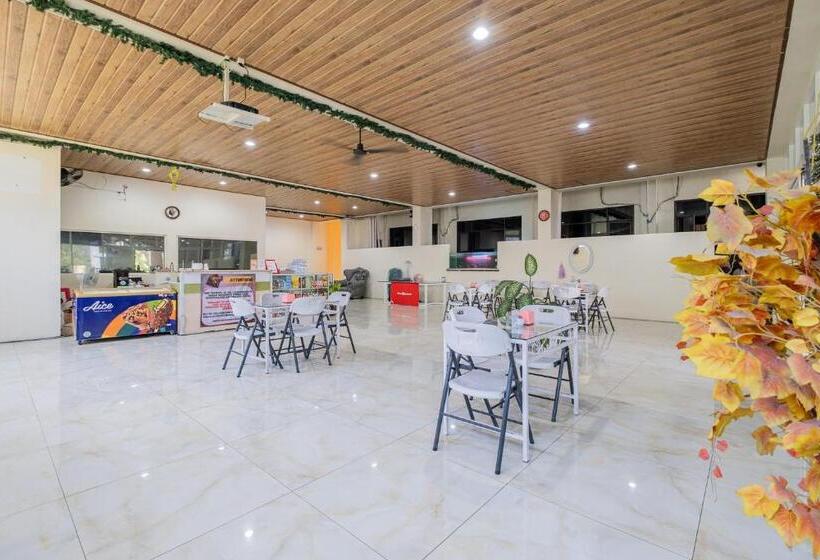 בית מלון כפרי Reddoorz Plus @ Grace Residence Surabaya