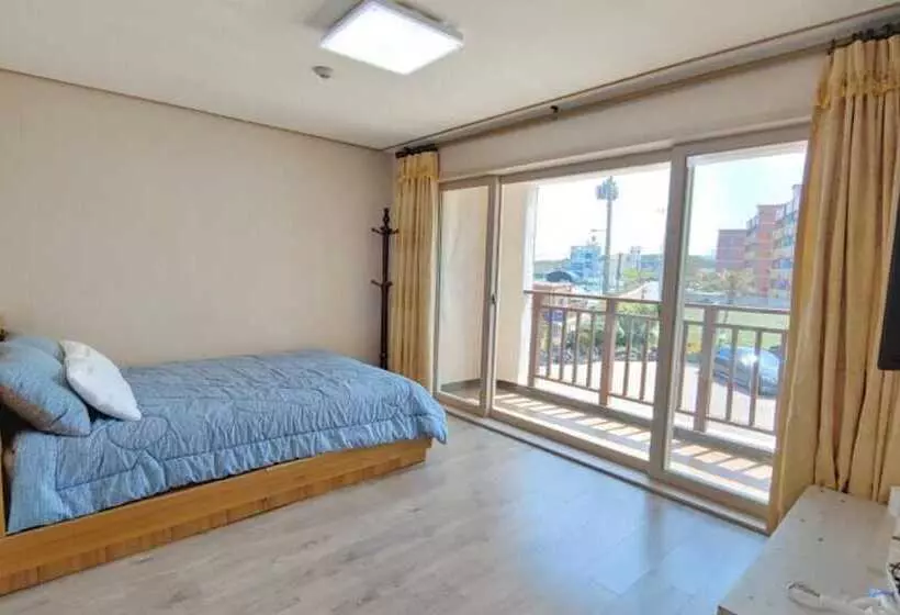 Jeju Ebada Pension