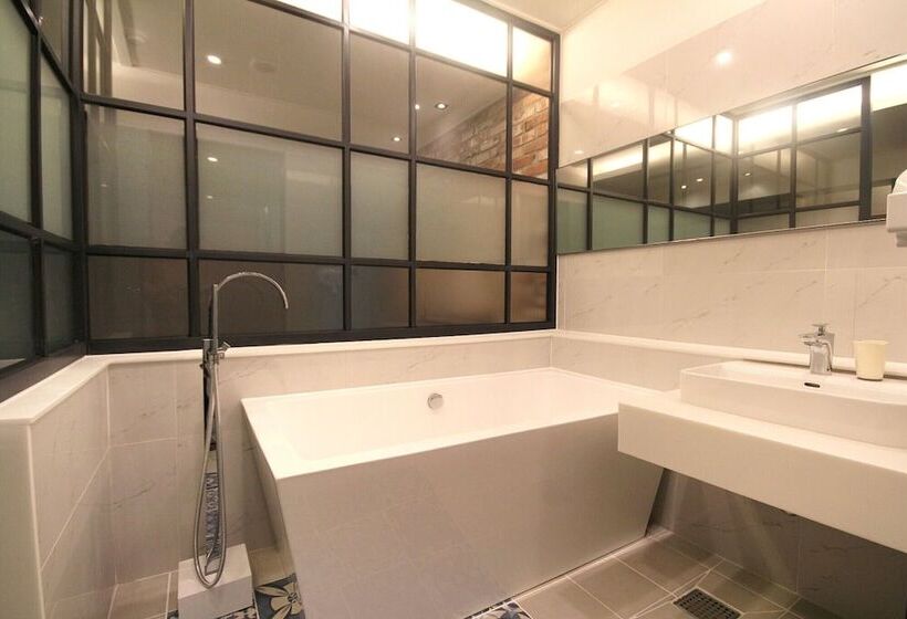 مُتل Yeonsan Oops