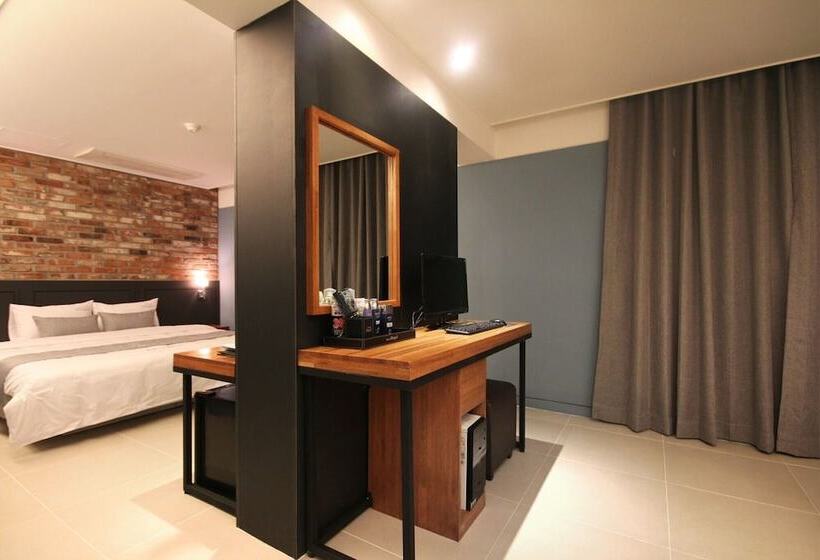 مُتل Yeonsan Oops