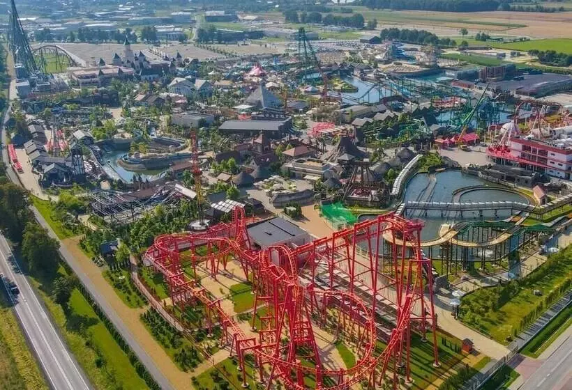 リゾートホテル Holiday Park Zator