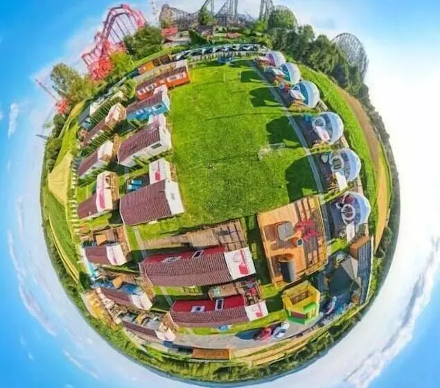 リゾートホテル Holiday Park Zator