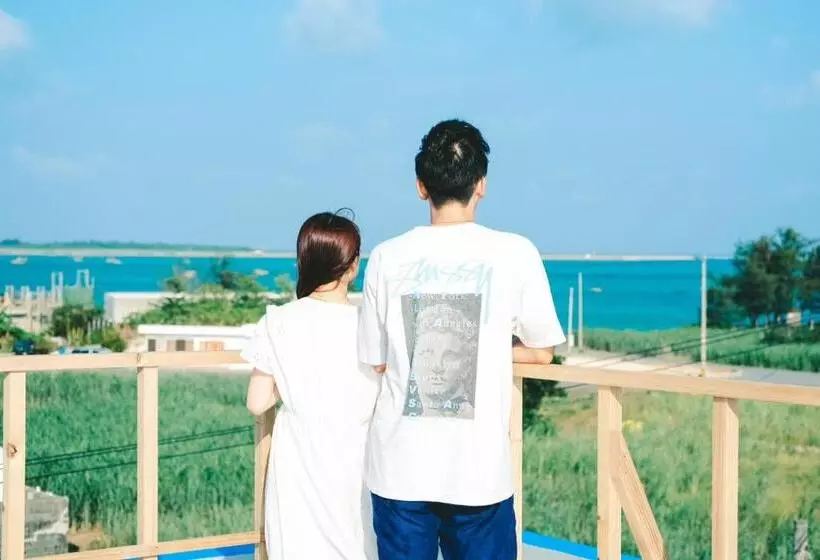 Retkeilymaja 交流型ゲストハウス伊良部ジャーニーインirabu Joureny Inn#毎日みんなで夕食会#ゲストさんは20 30代が中心#海徒歩1分#空港車で5分#本格フィンランドサウナ付き#海と星と夕日が見える