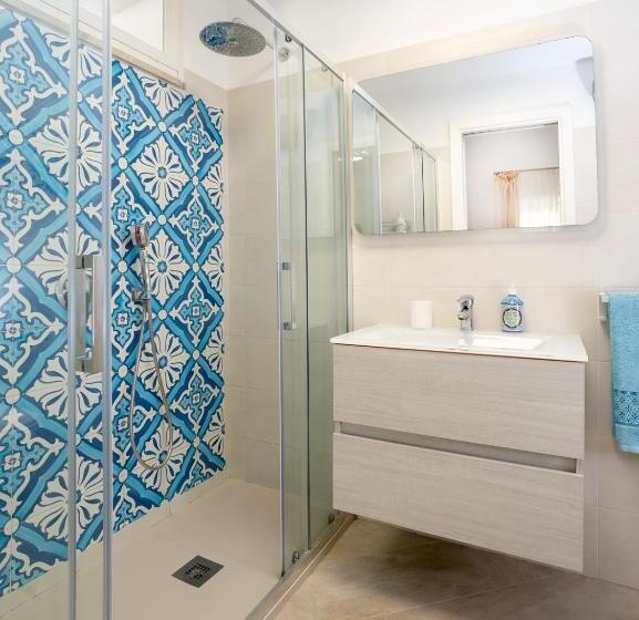 تختخواب و صبحانه Caprita Guest House