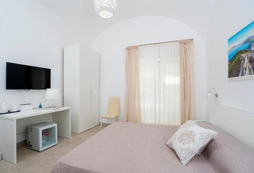 تختخواب و صبحانه Caprita Guest House