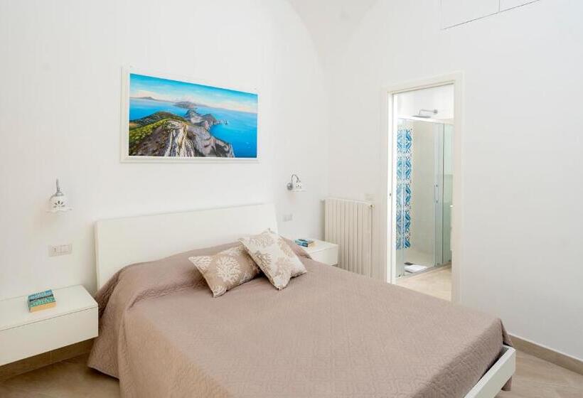 تختخواب و صبحانه Caprita Guest House