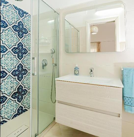 تختخواب و صبحانه Caprita Guest House